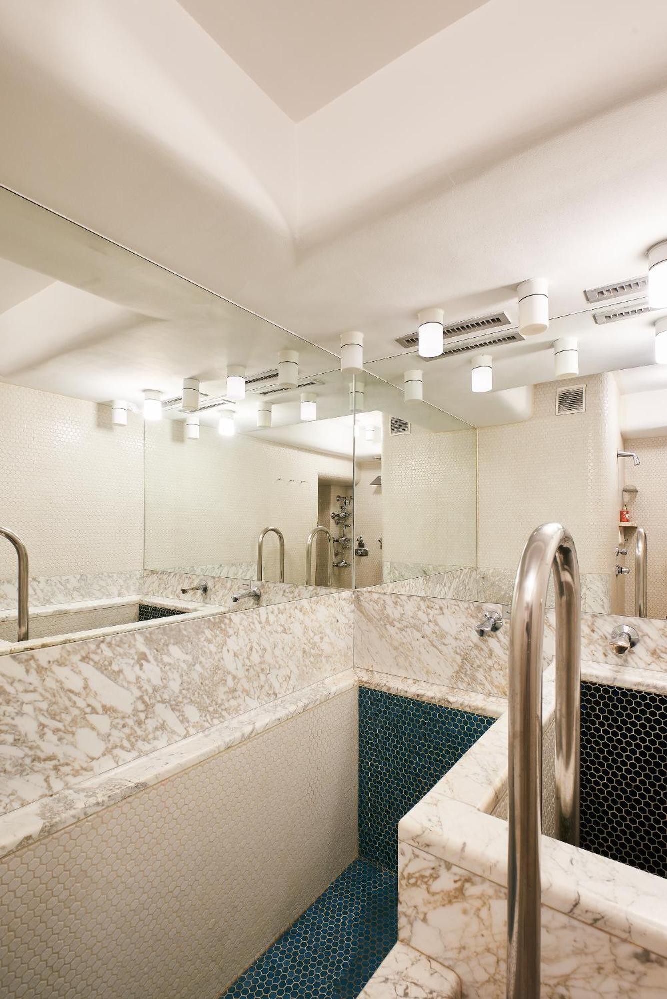 Prestige Luxury Haven W Free Parking And Sauna Appartement Wenen