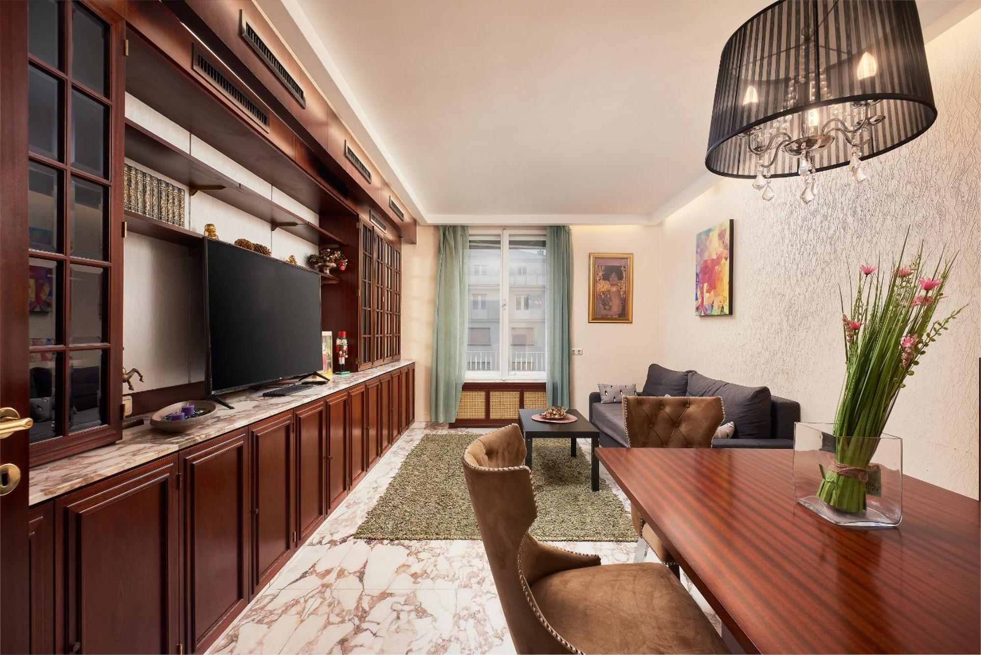 Prestige Luxury Haven W Free Parking And Sauna Appartement *